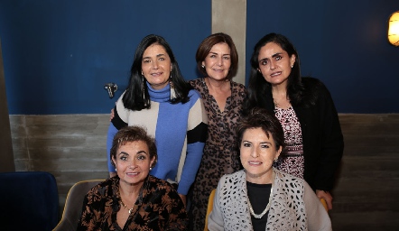  Rocío Espinosa, Coco Mendizábal, Mercedes Arellano, Carmen Pérez y Cecilia Bremer.