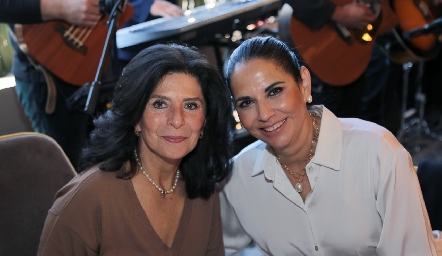  Adriana Díaz de León y Vero Guerra.