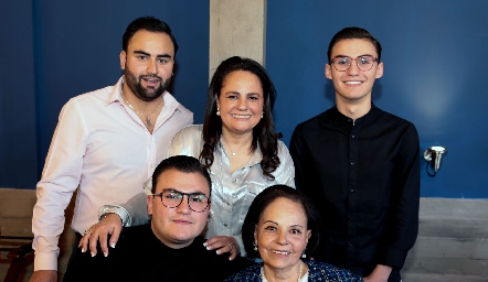  Quique Portillo, Coco Leos, Santiago Portillo, Emiliano Portillo y Coco Espinosa de Leos.
