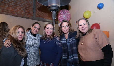  Rebeca Acosta, Bety Ponce, Maru Azcargota, Mariana Azcargota y Mónica Hernández.