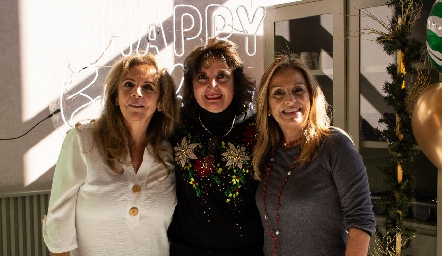  Lorenza Gutierrez,Laura Acebo y Linda Espinoza.