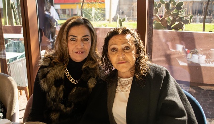  Sofia y Elvira García Compean.