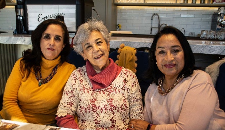  Claudia Acebo, Margarita Acebo y Frida Violeta Pérez.