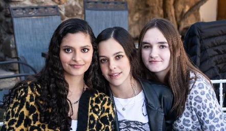 Valeria Delsol, Ximena Delsol y Belén Abaroa.