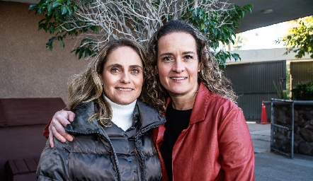  Viviana Navarro y Fernanda García.
