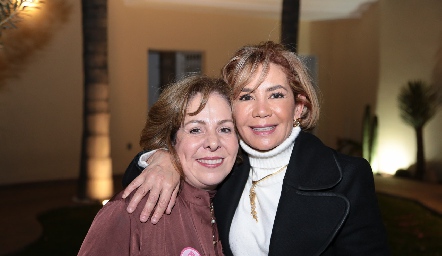 Las futuras abuelas Laura Álvarez e Isabel Carrillo.