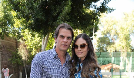    Juan Carlos Valladares y Ximena Navarrete.