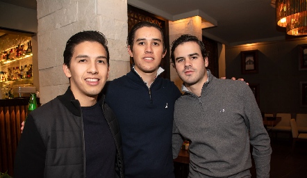  Emilio Rodríguez, Marcelo Rodríguez y Jero Gómez.