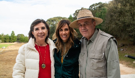 Olga Mercado, Tita Aranda y José Manuel Aranda.