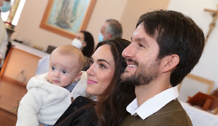  Montse Berrueta y Pablo Sánchez con su hijo Pablo.