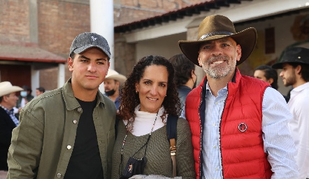  Frank Cabeza, Vivian Alatorre y Francisco Cabeza.