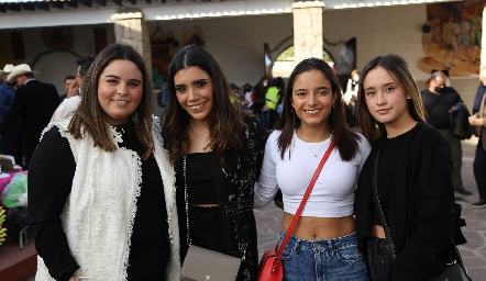  Valeria de la Vega, Ana Cecilia Rodríguez, Natalia Arocha y Estrella Aguilar.