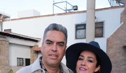  Gabriel Ortiz y Olivia Flores.