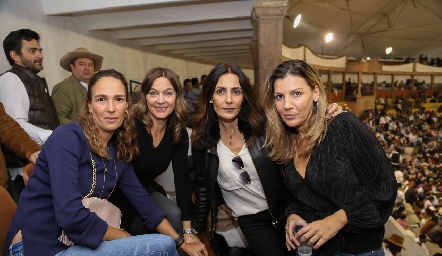  Liliana Martí, Ana Saldaña, Claudia Artolózaga y Consuelo Fernández.