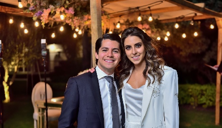  Arturo Hernández y Regina Oliva ya son esposos.