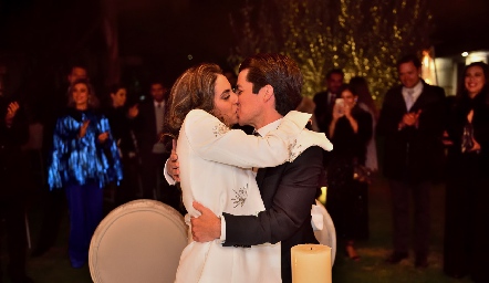  Regina Oliva y Arturo Hernández en su boda civil.