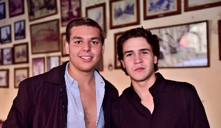  Moy Payán y Mauricio Buendía.
