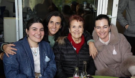 Catalina Esper, Montse Gómez, Gela Valle y Lourdes Gómez.