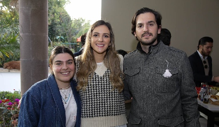  Catalina Esper, Pao Torre y Eduardo Torre.