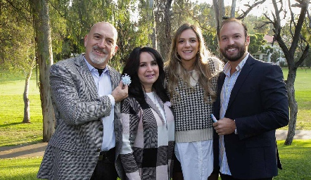  Armando Cosío, Lourdes López, Pao Torre y Armando Cosío.