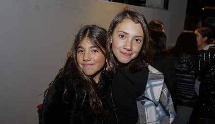 Paulina Acebo y Paloma Artolózaga.