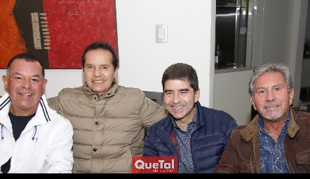  Helio Guerrero, Arturo González, Luis Antonio Martínez y Adrián Naya.