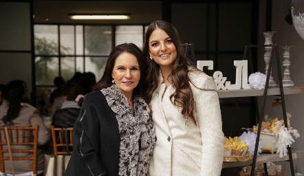  Cecilia Jiménez y Gaby González.