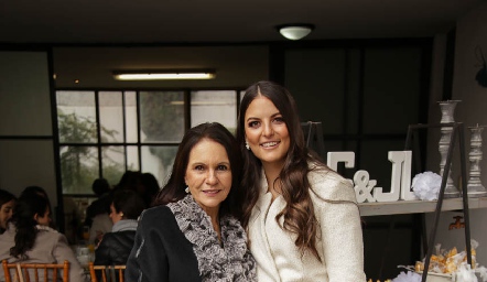  Cecilia Jiménez y Gaby González.