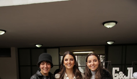  Daniela, Marisol y Gaby González.