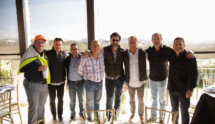  Jacobo Payán, Wicho Fernández, Alex Pérez, Jorge Villarreal, Mario Macías, Juan Benavente, Manuel Toledo y Pepe Guevara.