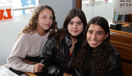  Melissa Martínez, Sofi Abello e Isa Algara.