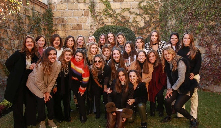  Despedida mamás e hijas para Priscila Medlich y Yolanda Navarro.
