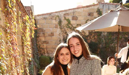  Priscila Medlich y Yolanda Navarro.