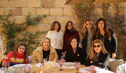  Ana Lucía Díaz, Mónica Leal, Claudia Hermosillo, Pily Díaz de León, Gaby Goldaracena, Pupi García, Marycarmen Bárcena y Gaby Flores.