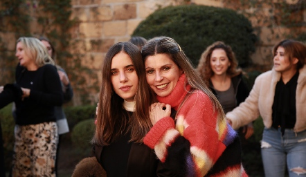  Gaby Lambert con su mamá Gaby Goldaracena.