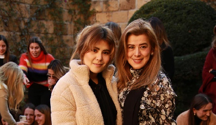  Dani Fonseca con su mamá Gaby Flores.