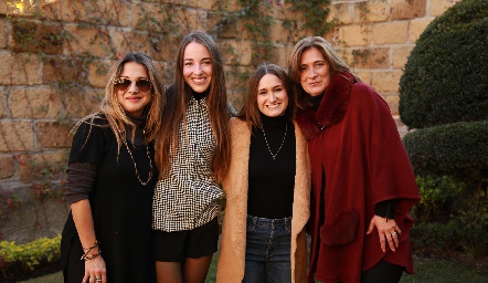  Yolanda Puga, Yolanda Navarro, Priscila Medlich y Mónica Leal.
