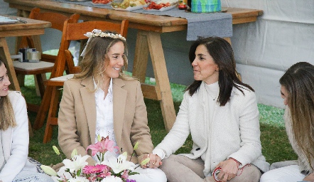  Pau Poumian con su mamá Elisa Martínez.