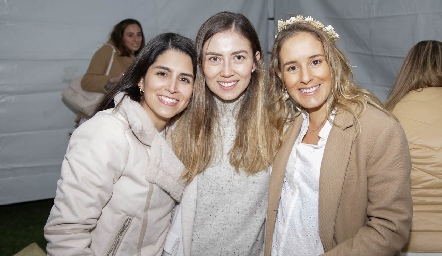  Daniela Gonzalez, Elizabeth Treviño y Pau Poumian.