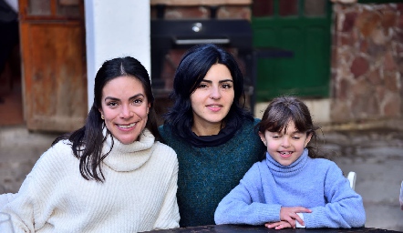  Ana Laura Rodríguez, Daniela de los Santos y Marina Rosillo.