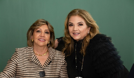  Idalia Mestas y Luz María Márquez, abuelas de Valentina.