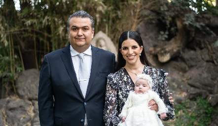  Paco Ruiz e Idalia Echegollen con su hija Valentina.