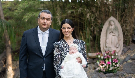  Paco Ruiz e Idalia Echegollen con su hija Valentina.