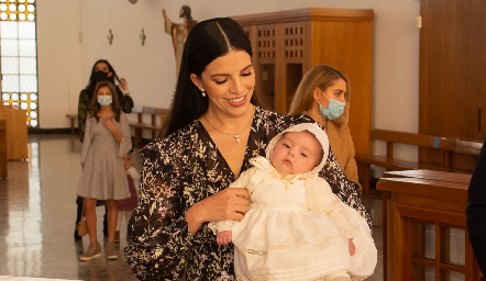  Idalia Echegollen con su hija Valentina Ruiz.