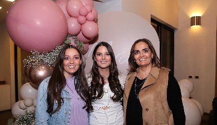  Marisol González, Gabriela González y Gabriela Villanueva.