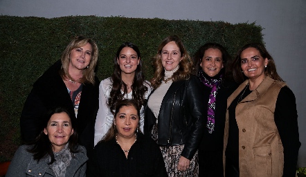Maru Bárcena, Gabriela González, Lourdes Gutiérrez, Pato Meade, Gaby Villanueva, Marcela Valle y Sofía Carrillo.