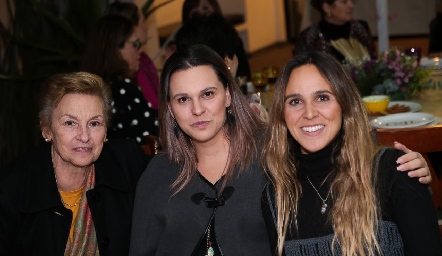  Yuya Martí, Cecilia Hernández y Lourdes Hernández.