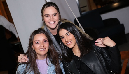  Marisol González, Eugenia Valle y Jimena Abud.