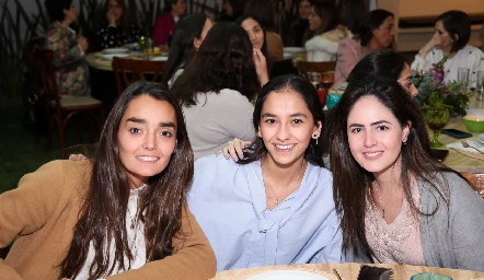  Marianela Villasuso, Ali Villanueva y Pau Aldrett.
