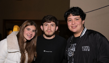  Andrea Almaguer, Alejandro Mora y Mau Leal.